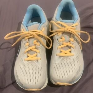 Altra running road shoes, Olympus